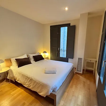 아파트 Two Bedroom Behind The Rambla *