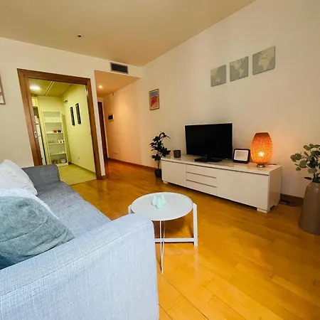 Two Bedroom Behind The Rambla *