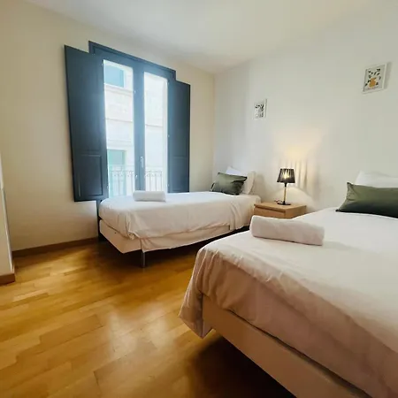 Two Bedroom Behind The Rambla 아파트