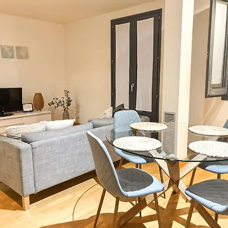 Two Bedroom Behind The Rambla